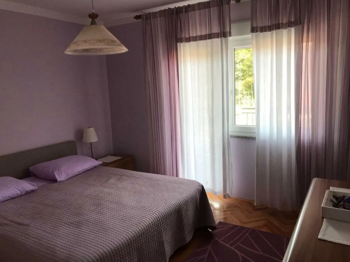 Apartments Mirna With Parking Lovran