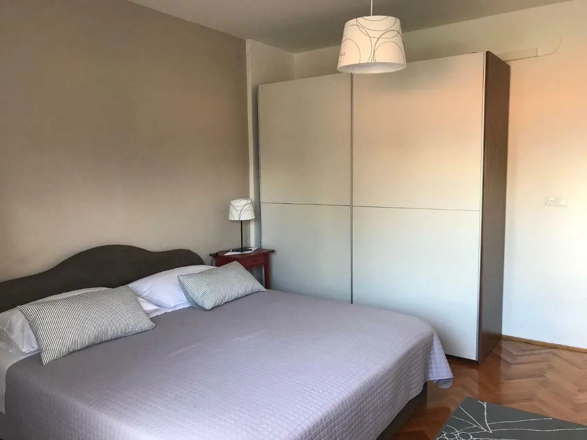 Apartments Mirna With Parking Lovran 0*,